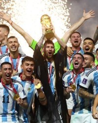 B体育官网-阿根廷世界杯夺冠1周年，《典藏蓝白》留存三冠记忆