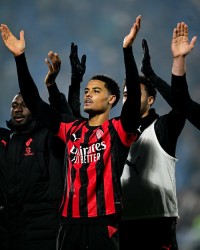 B体育下载-德温特发文为米兰加油|AC米兰_新浪体育_新浪新闻